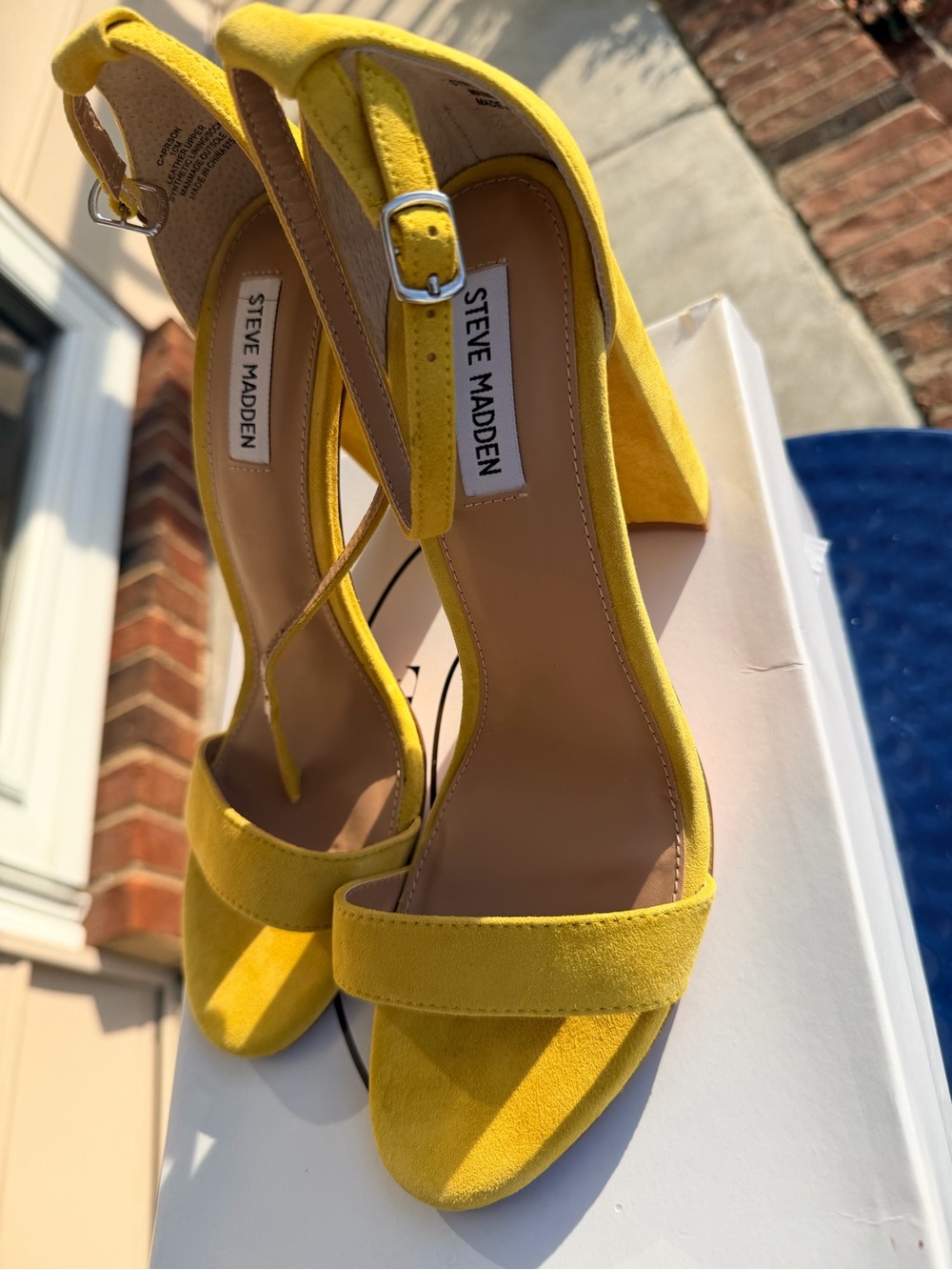 Steve Madden Yellow Suede Carrson heels